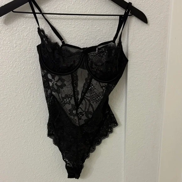 Victoria's Secret Black Lace Chemise - Picture 1 of 7
